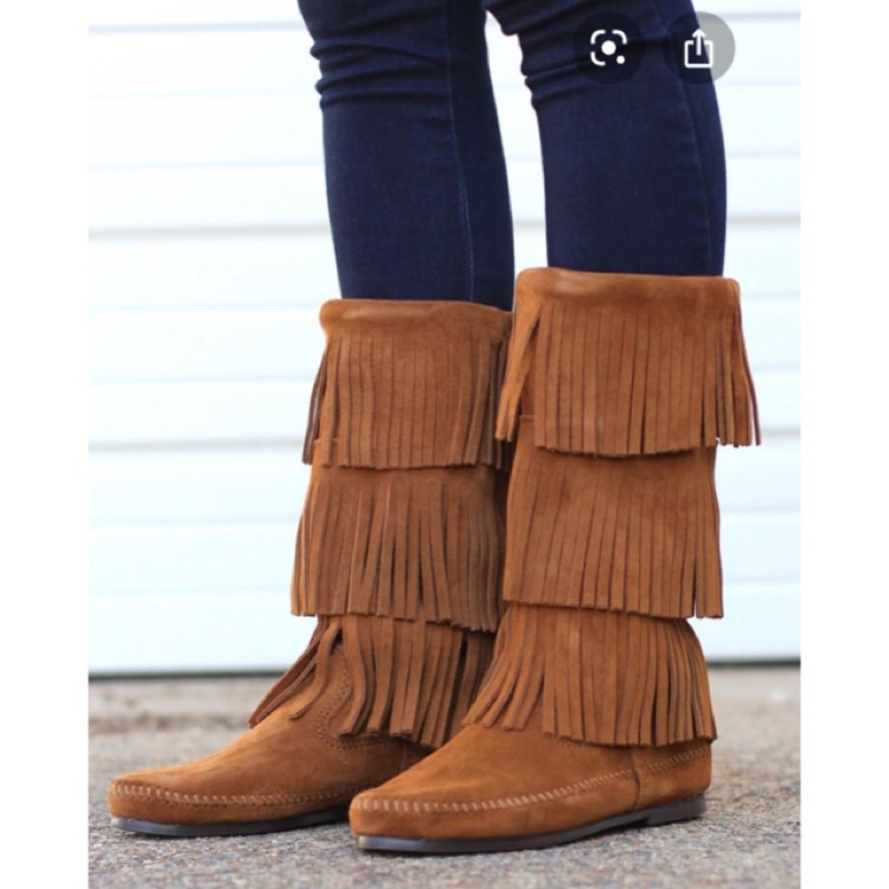 Minnetonka 3-Layer Fringe Boots Size 8 - Picture 12 of 14